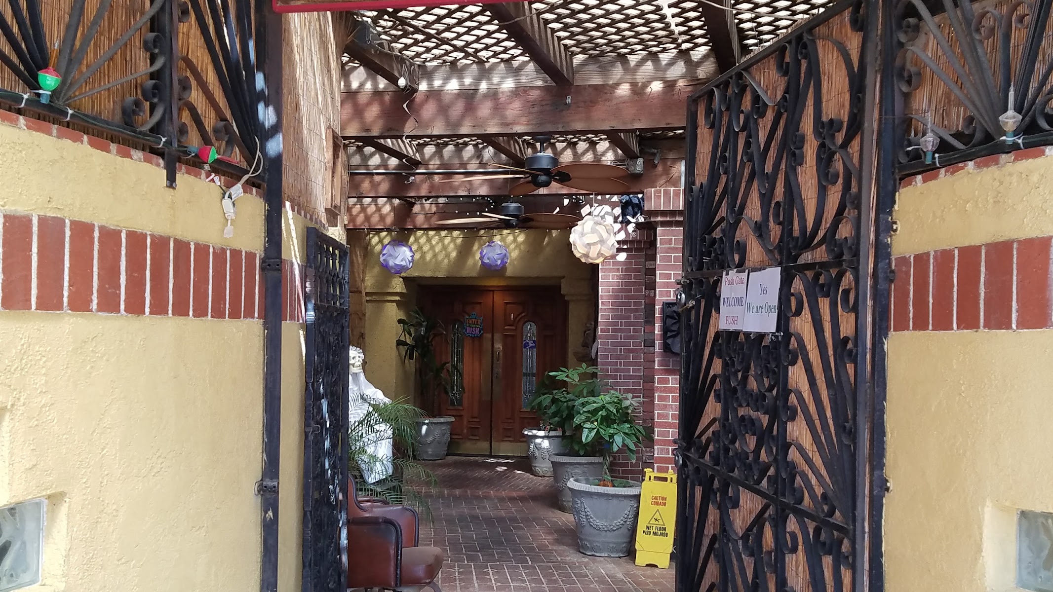 Las Brisas Restaurant