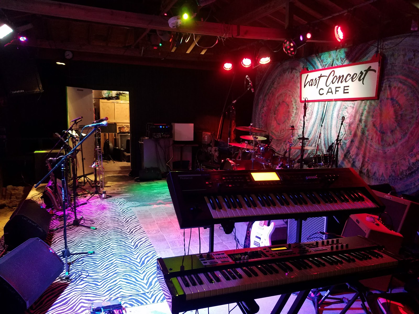Last Concert Cafe