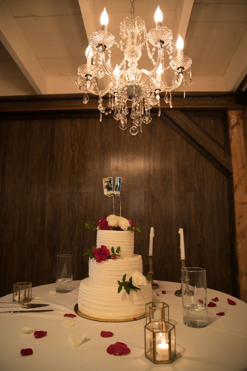 Lesley's Creative Cakes, Flowers & Catering