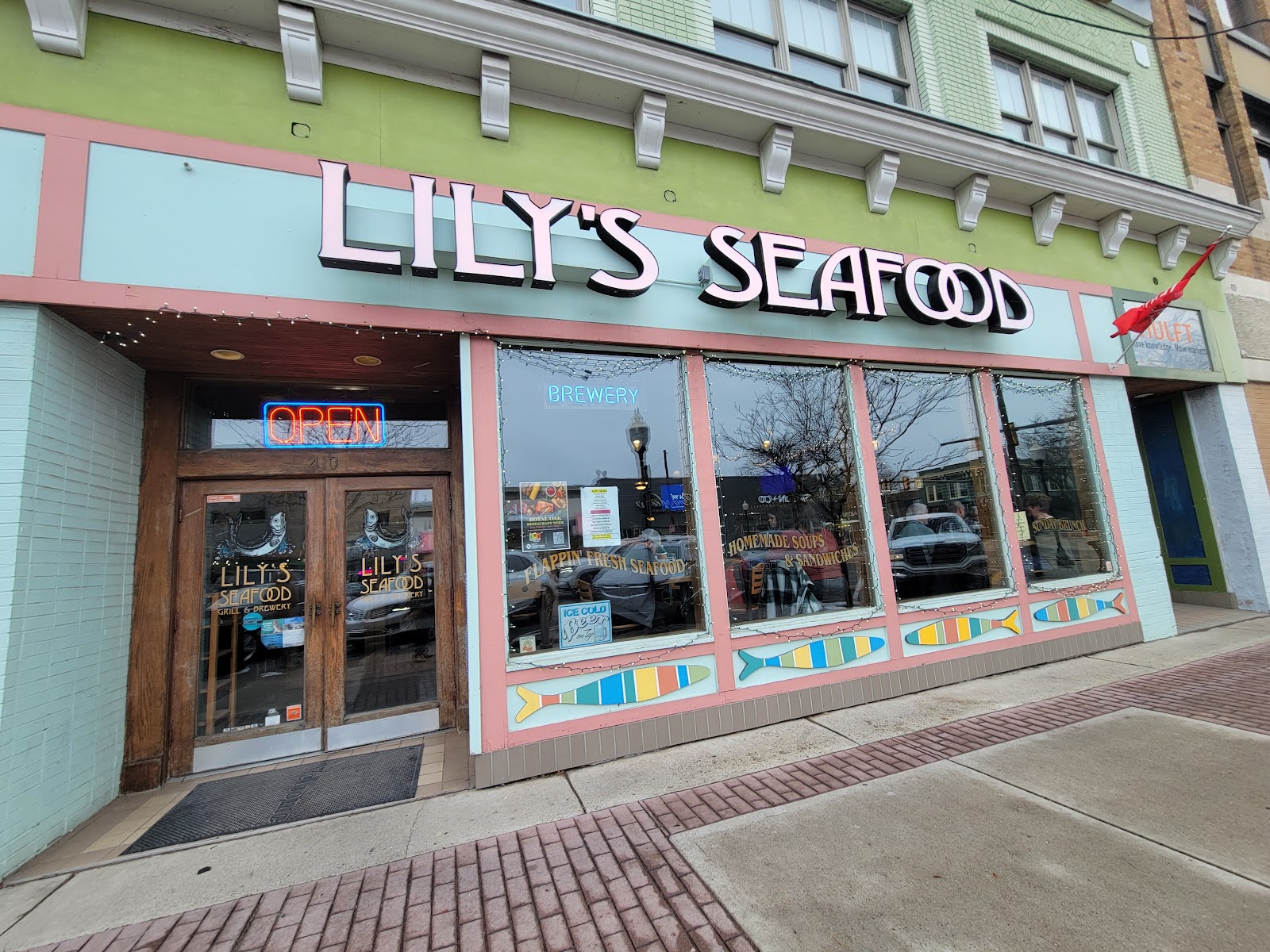 Lily's Seafood Grill & Brewery