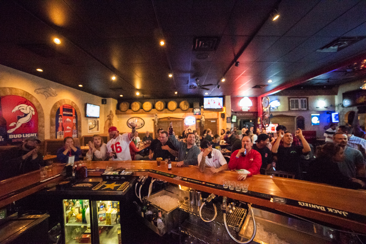 Lit'l Bit Bar & Grill