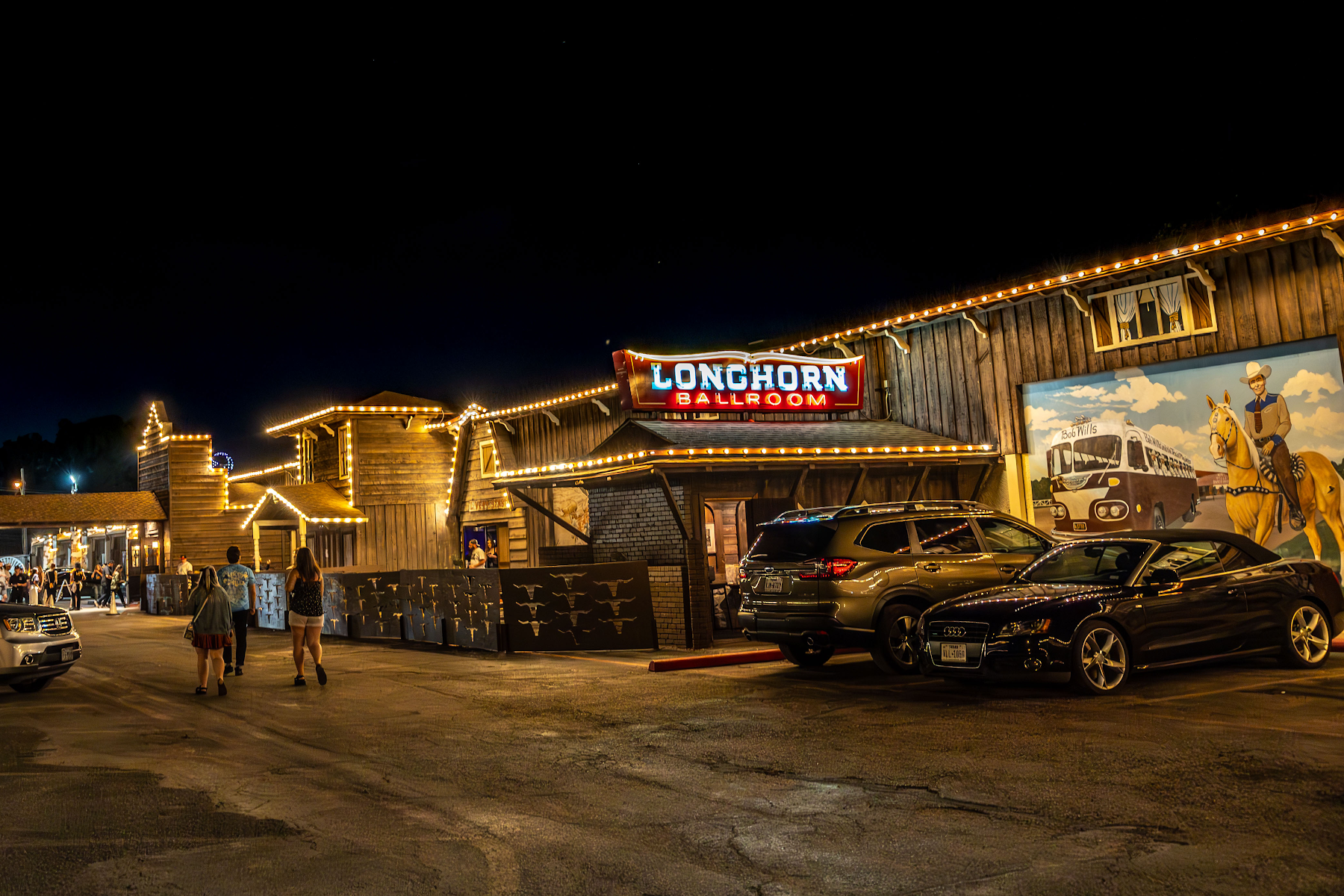 Longhorn Ballroom & Backyard Amphitheater
