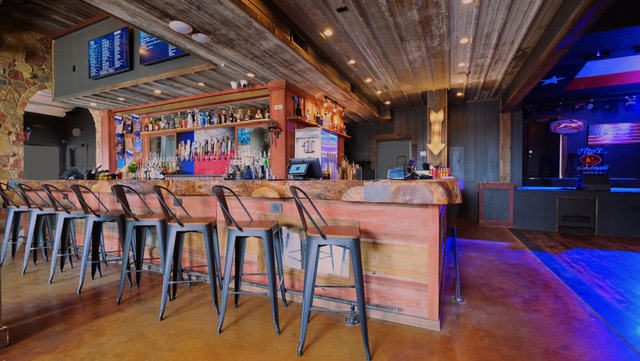 Lucky Rabbit Live Music Bar & Kitchen