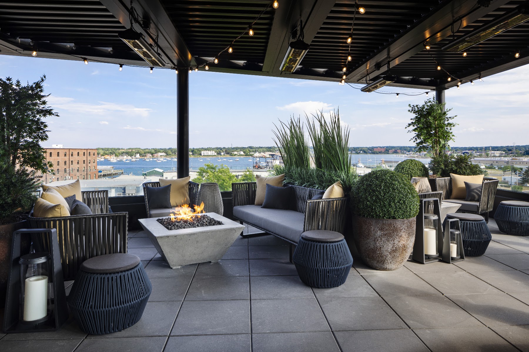 Luna Rooftop Bar