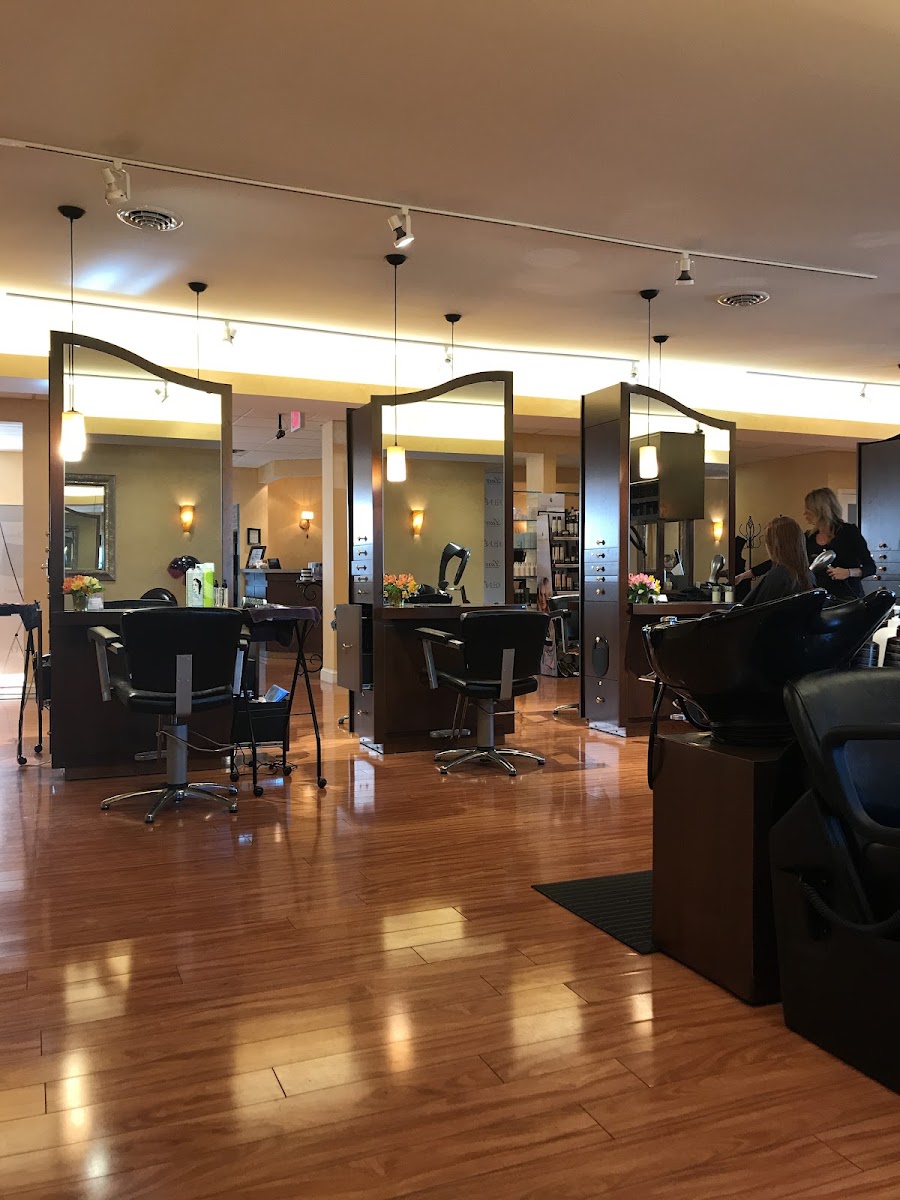Luxe Salon, Spa & Laser Center