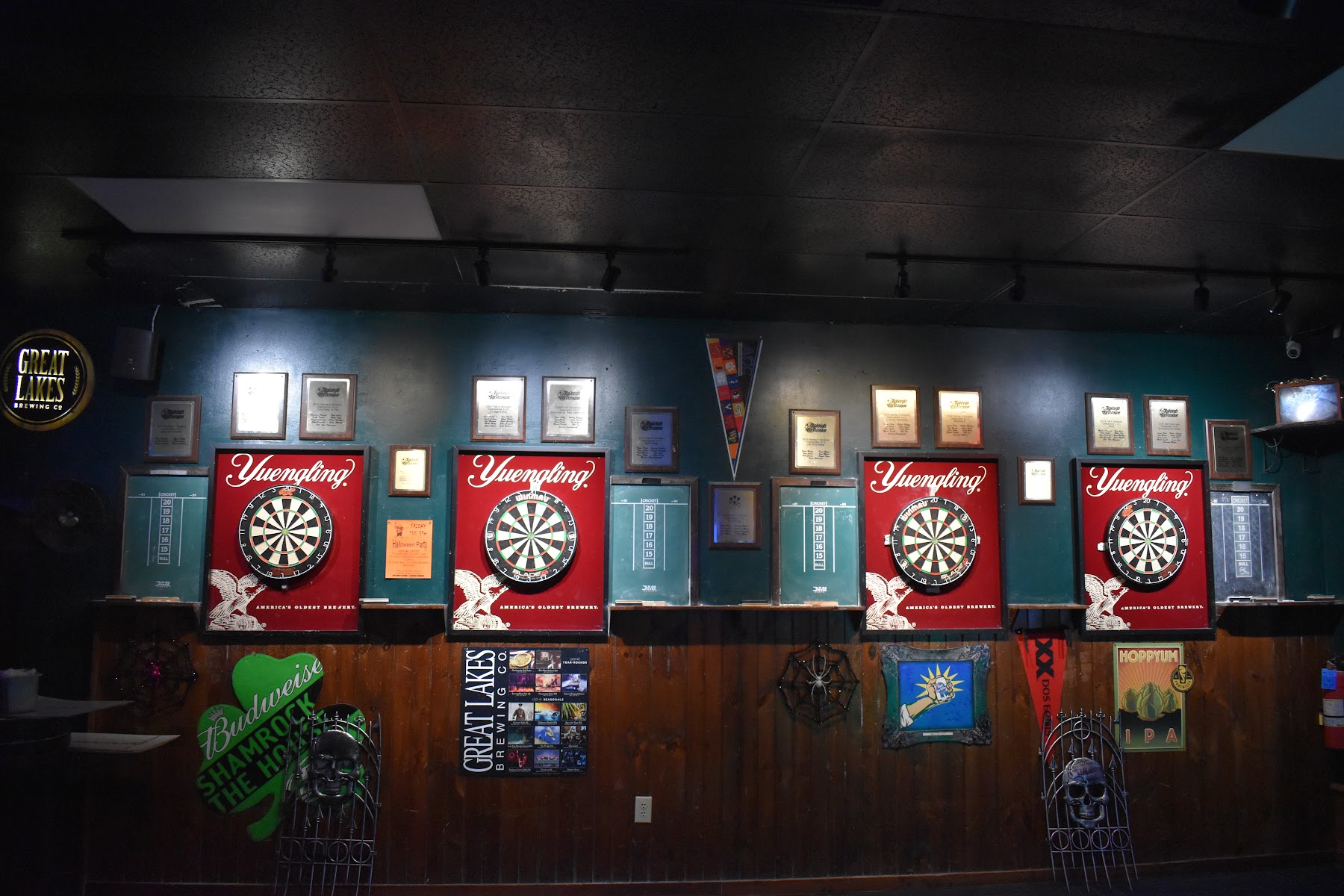 Mac's Tavern