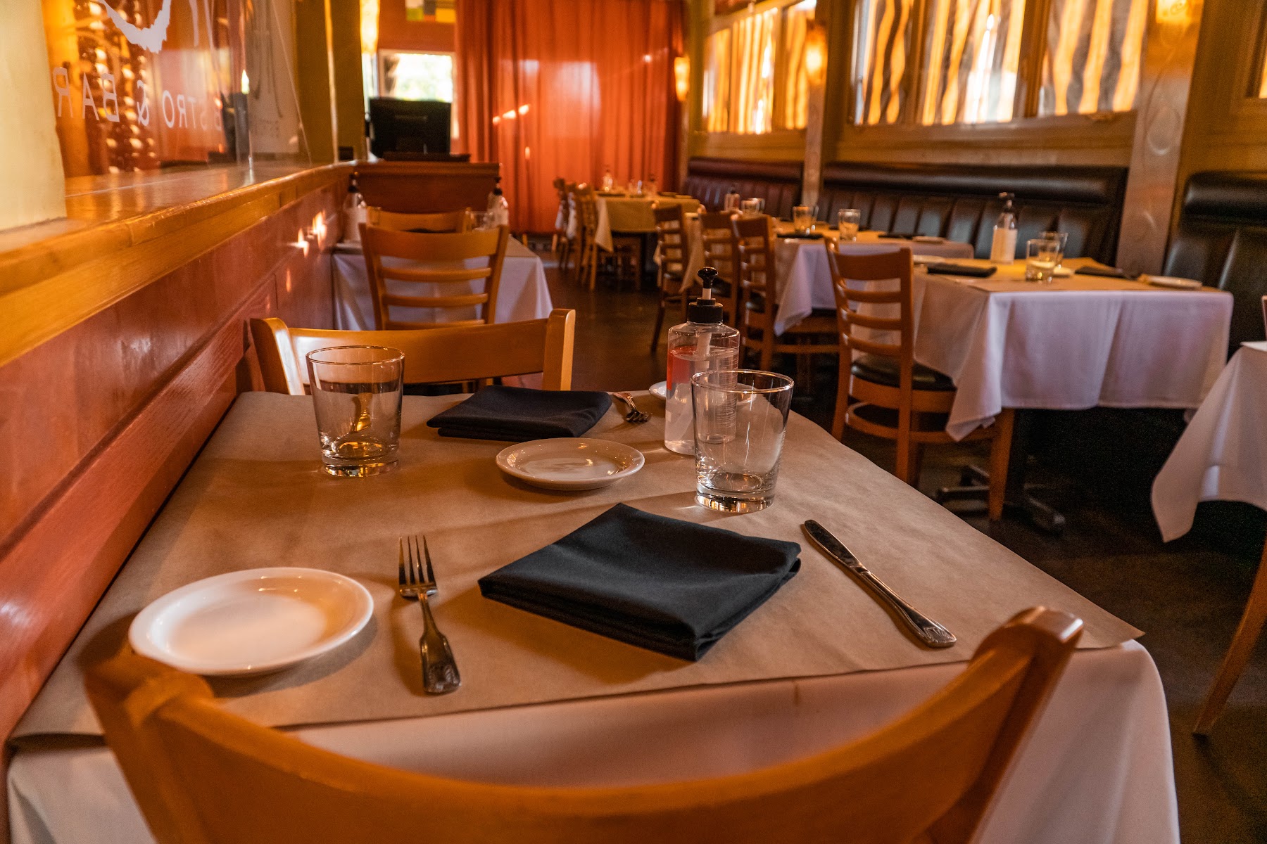 Max's Bistro & Bar