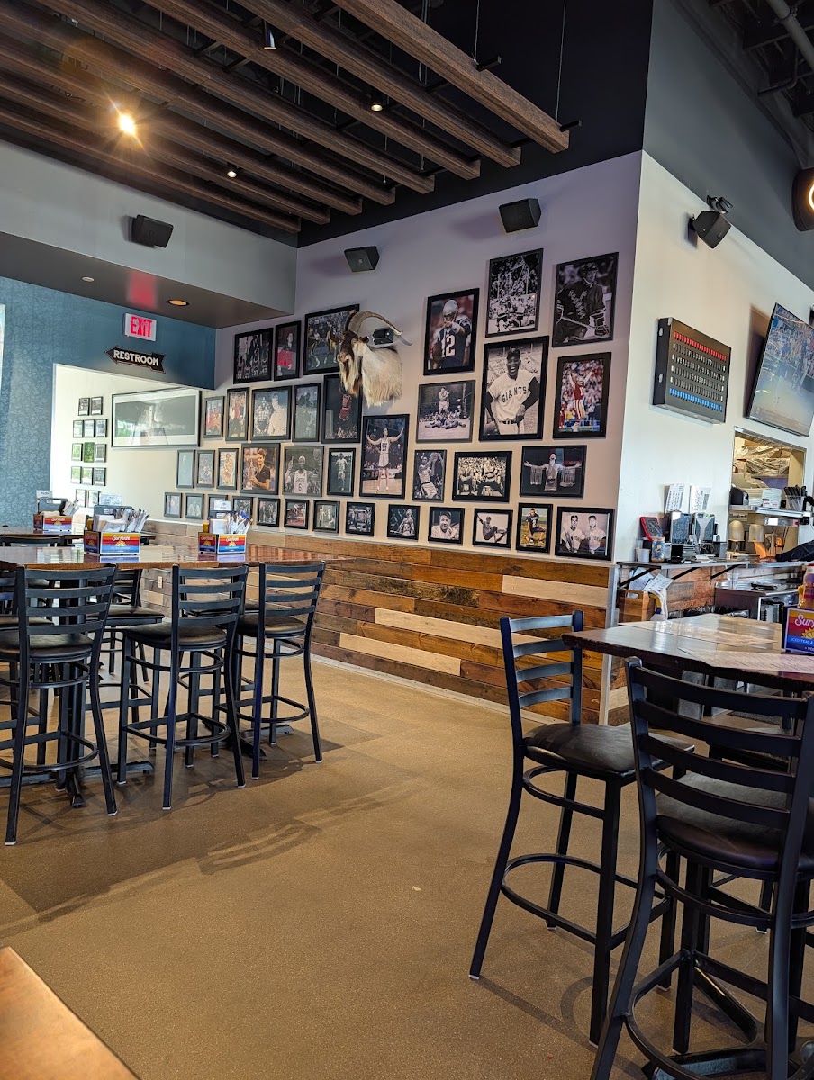 Merll's Pub & Patio