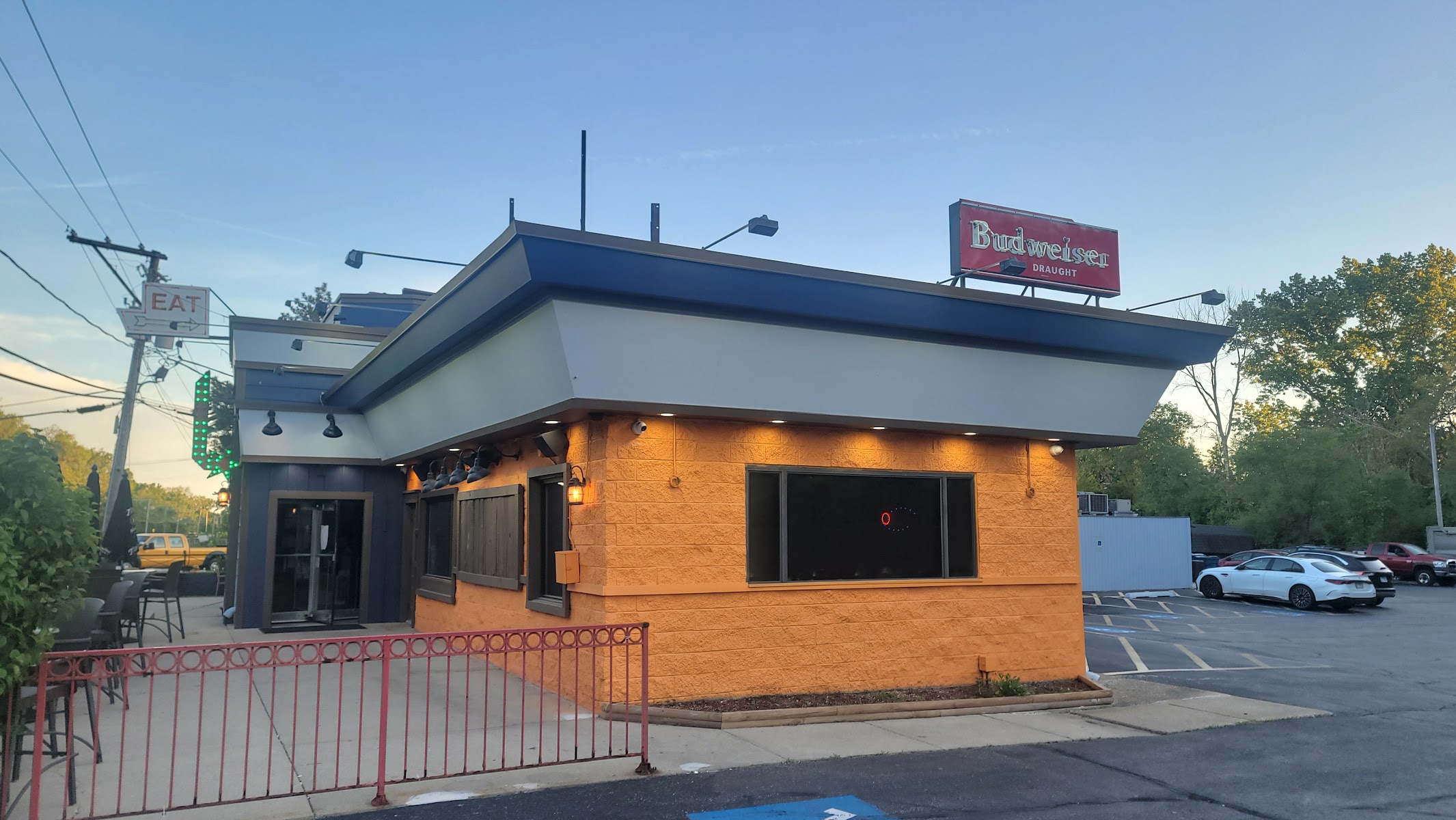 Miggy's Sports Bar & Restaurant