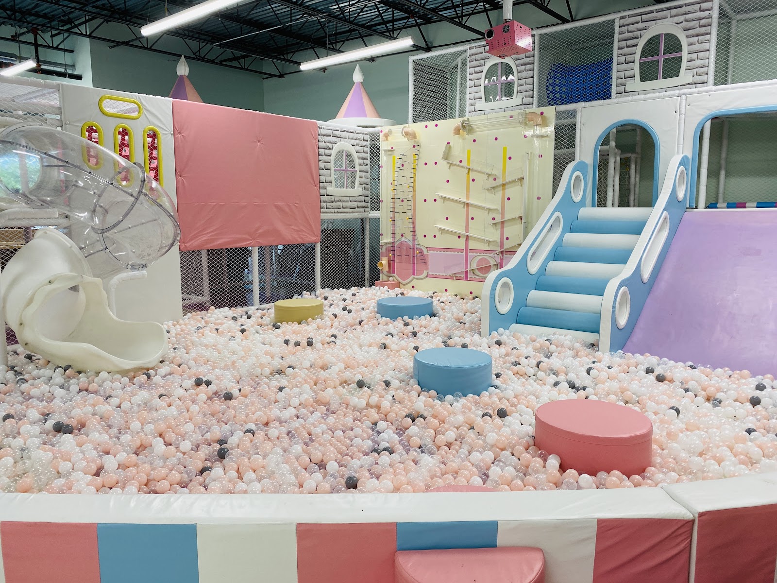 Momi Land Hilliard