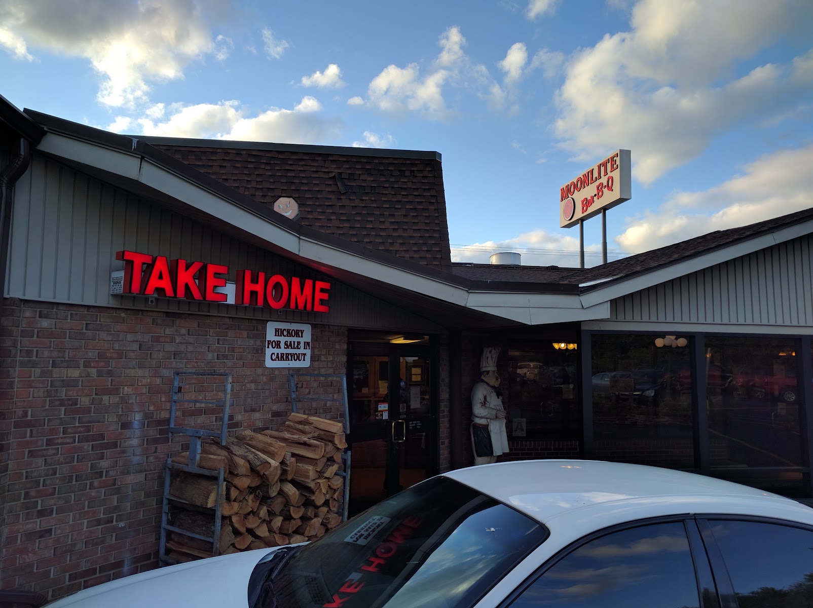 Moonlite Bar-b-q Inn