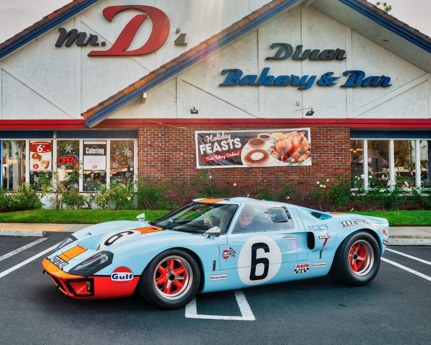 Mr D's Restaurant & Bar