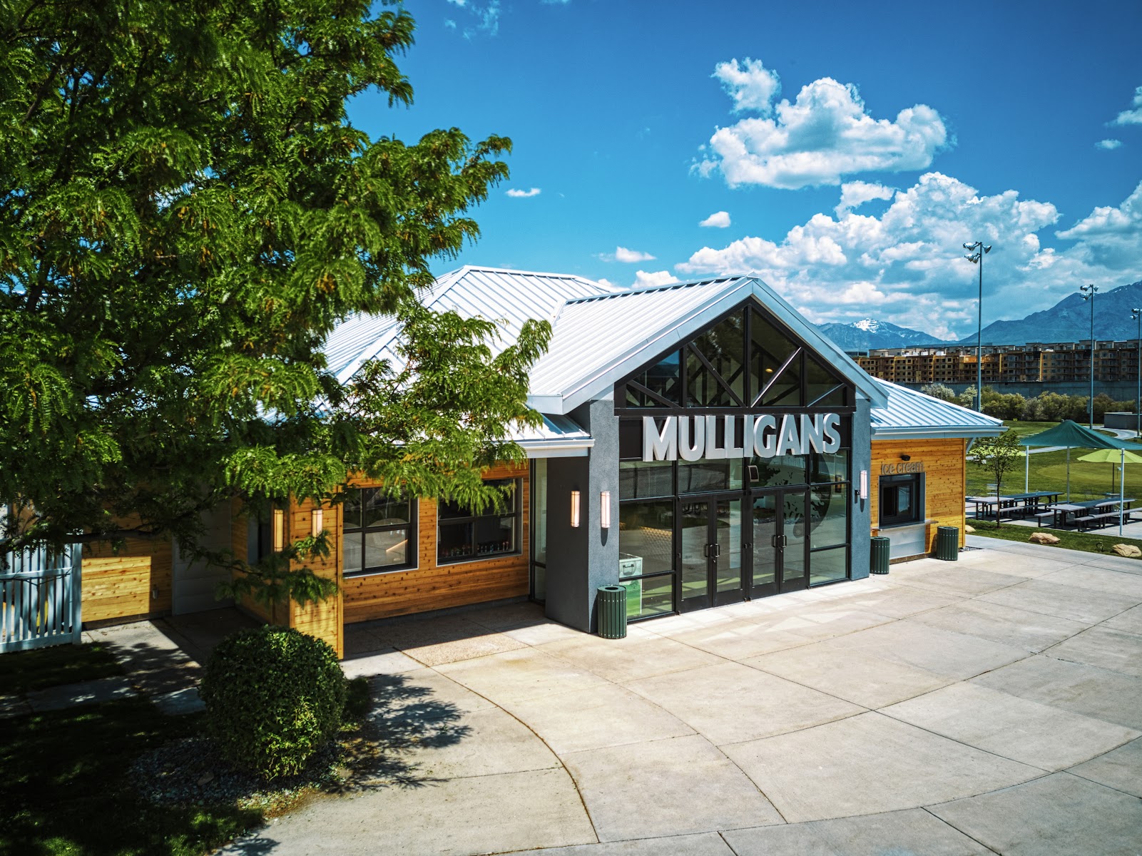 Mulligans Golf & Games