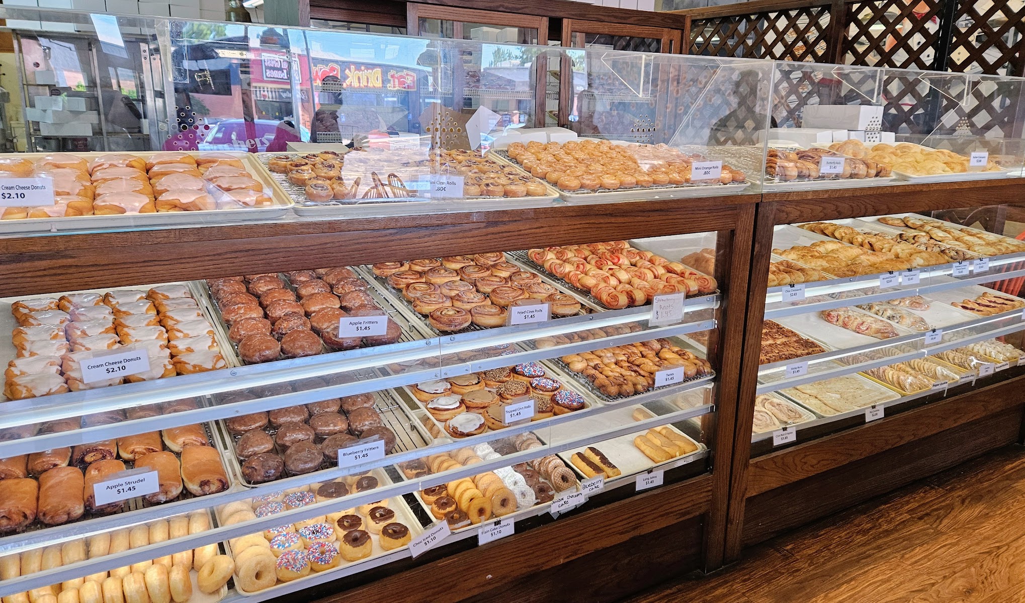 Munchers Bakery