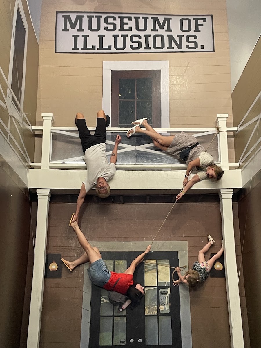 Museum of Illusions - San Diego