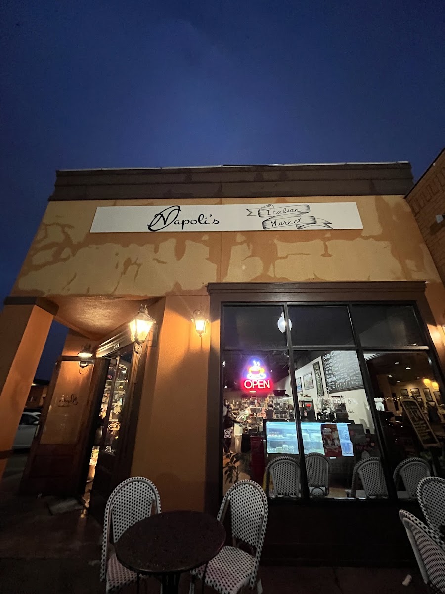 Napolis Italian Kitchen & Market
