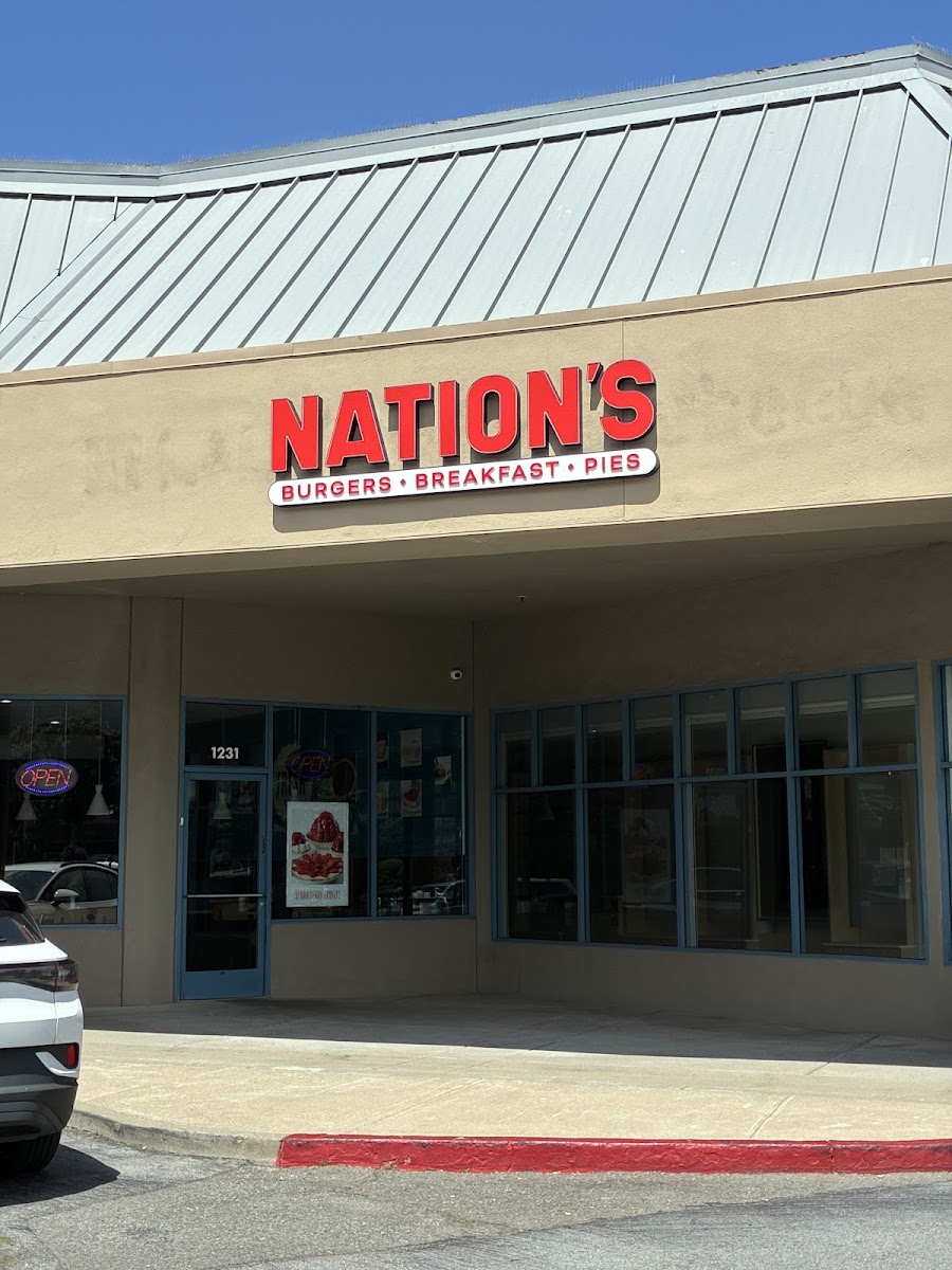 Nation’s Giant Hamburgers and Great Pies