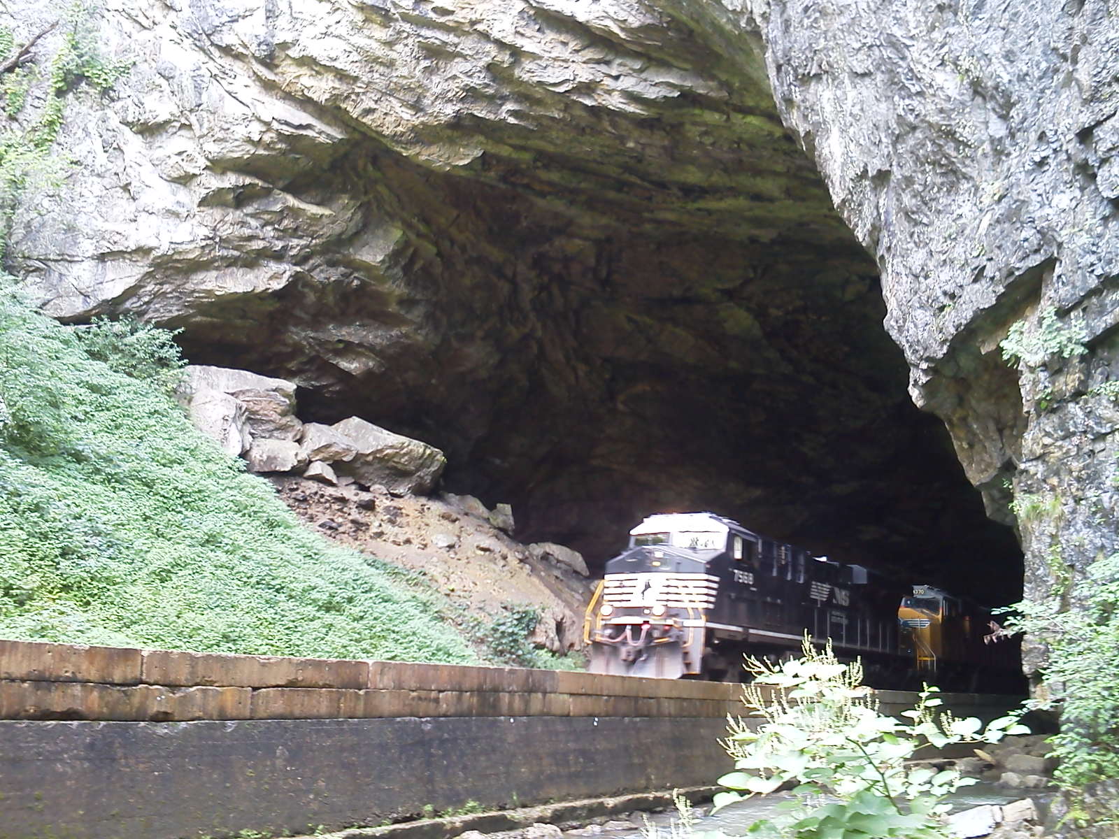 Natural Tunnel State Park