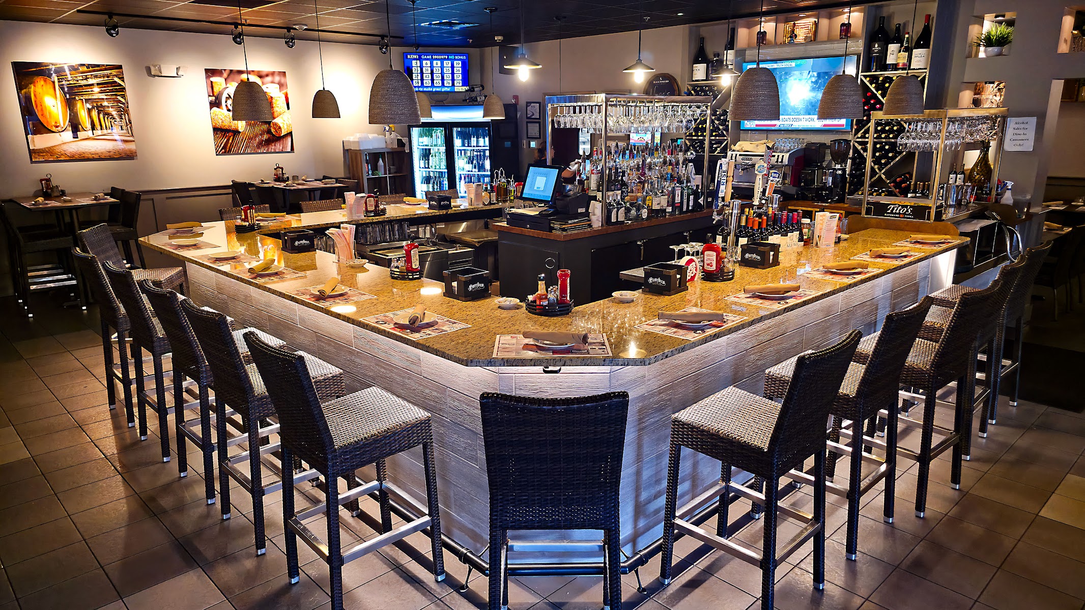 Nuno's Restaurant & Lounge