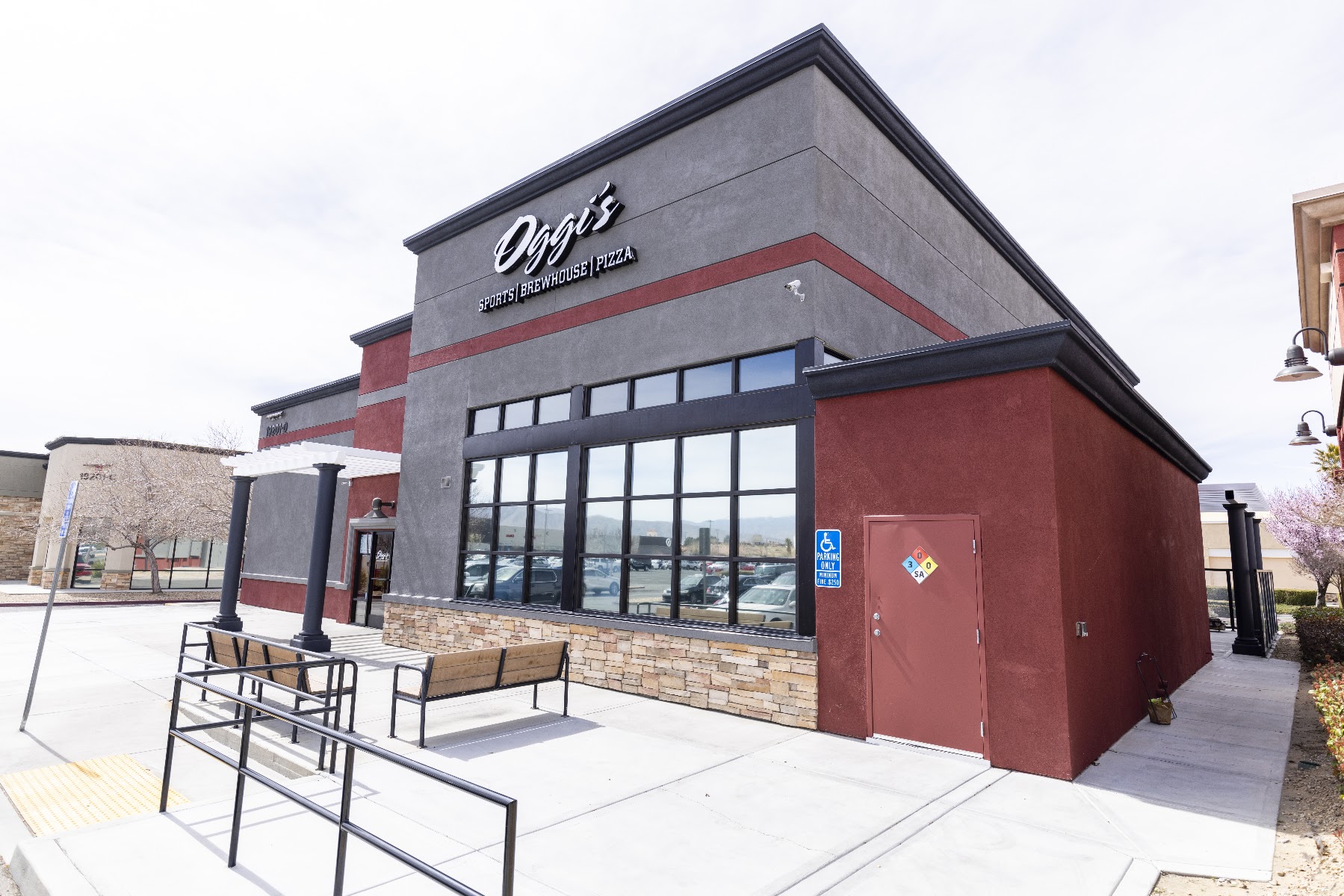 Oggi's Sports | Brewhouse |Pizza