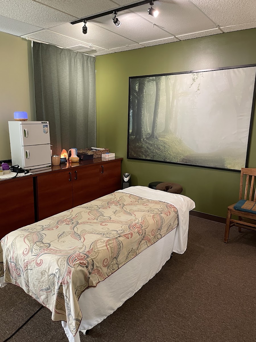 PalmLeaf Massage & Wellness