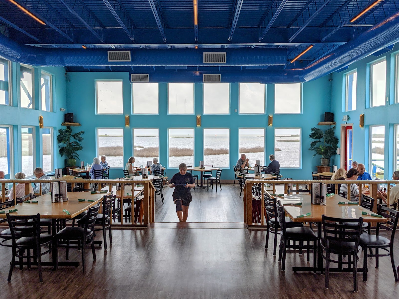 Paradise Key Dockside Bar & Grill