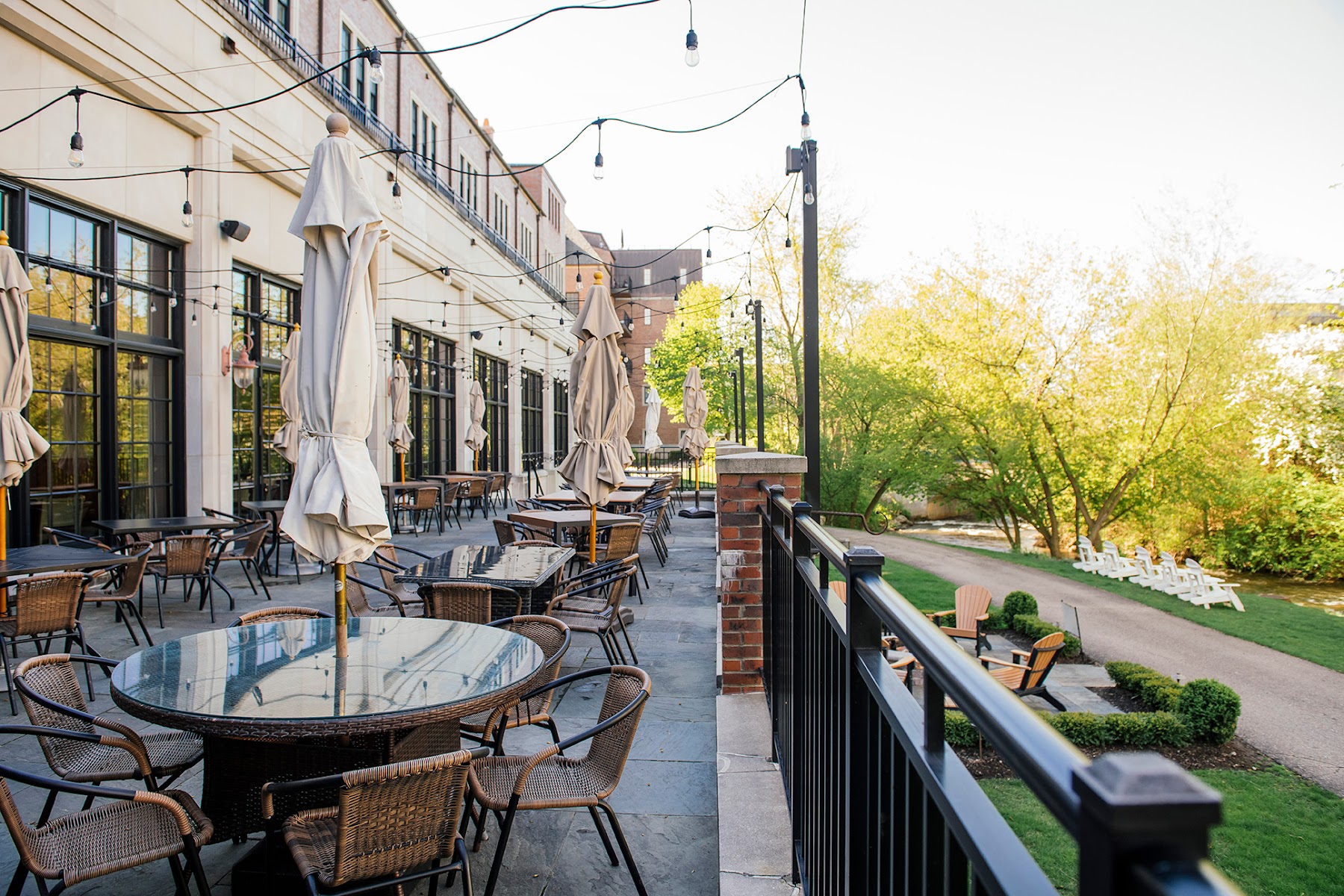 PARK 600 Bar + Kitchen