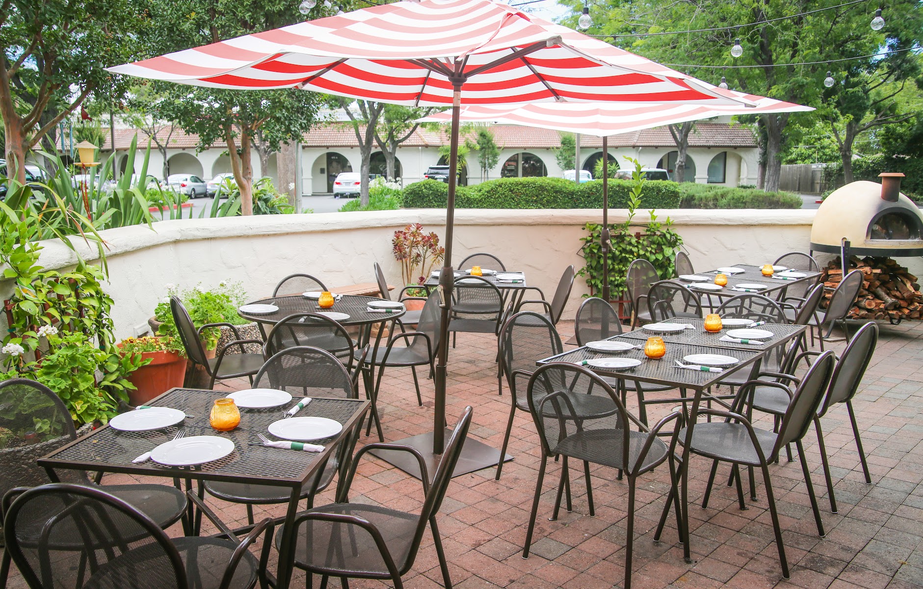 Pietro's No.2 Ristorante, Bar & Lounge