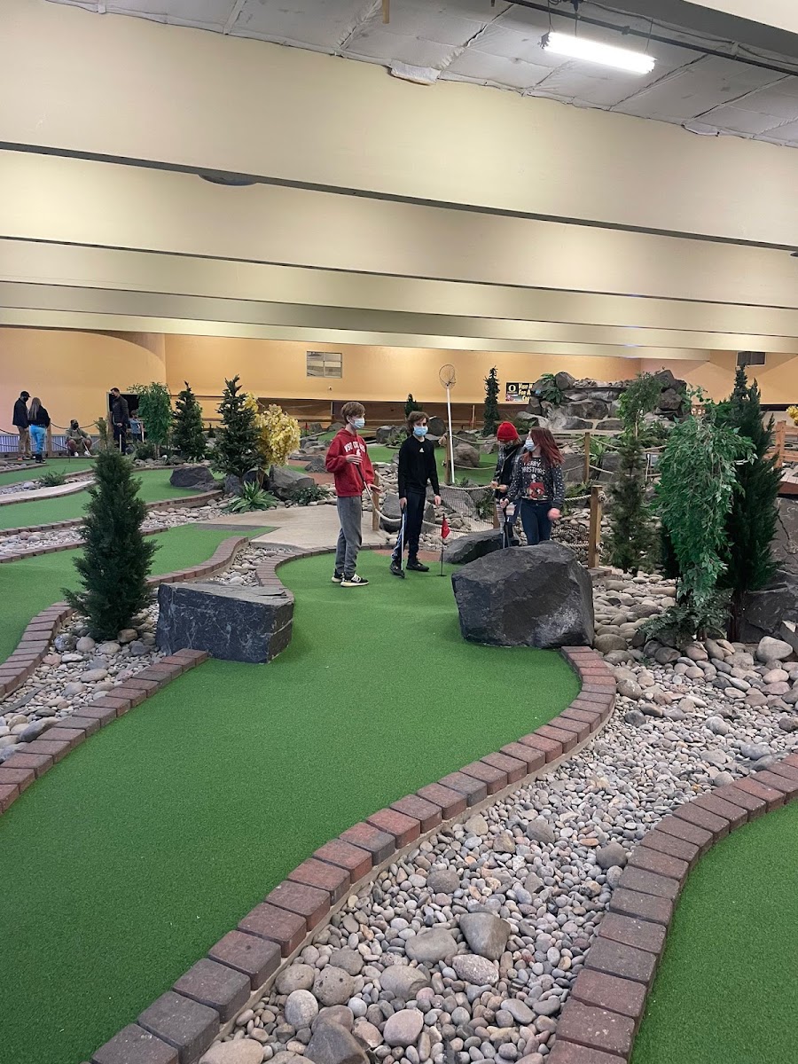 Putters Family Entertainment Center