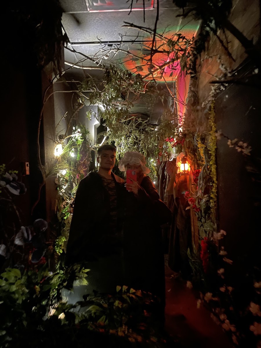 QUEST ROOM - Dallas Escape Rooms