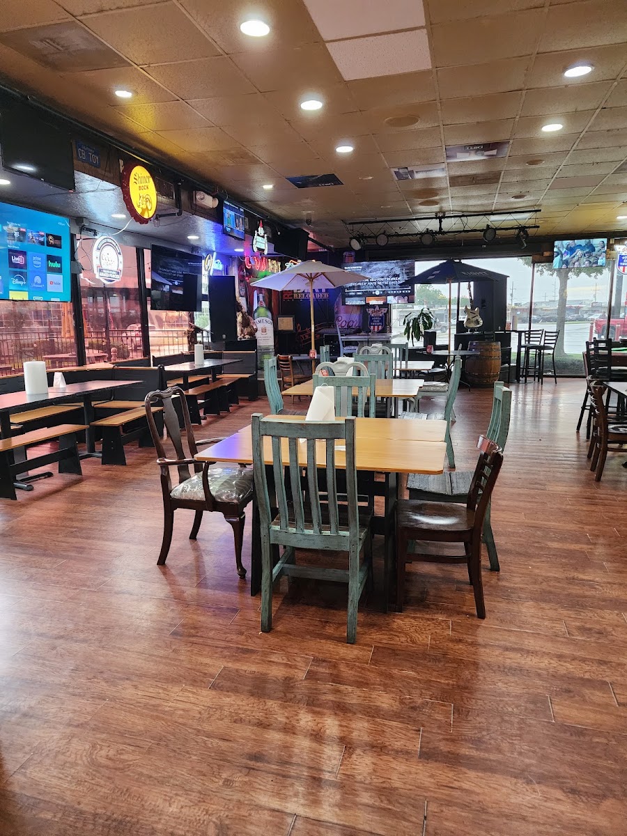 Red Dirt Reloaded Bar & Grill