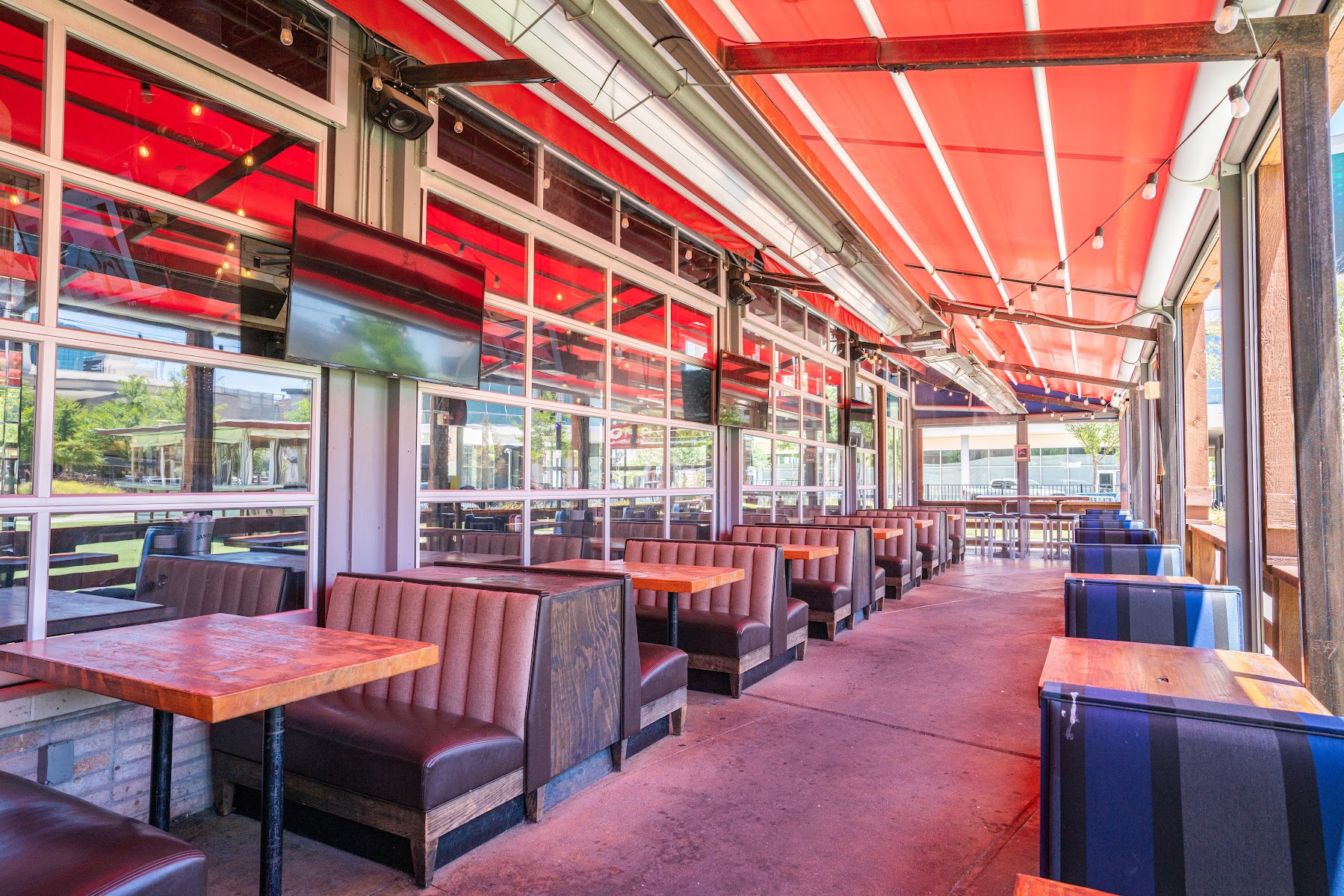 Las Colinas Art & Elegant Dinner Date