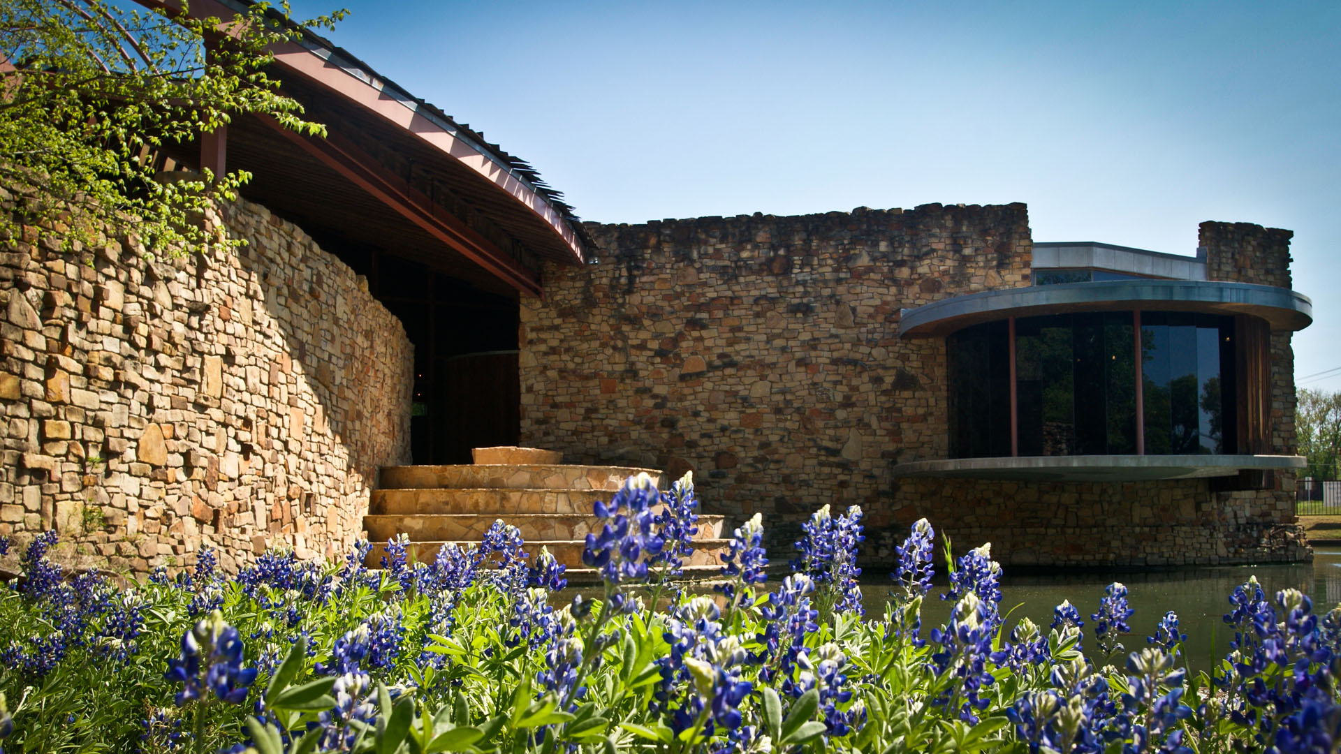 River Legacy Nature Center