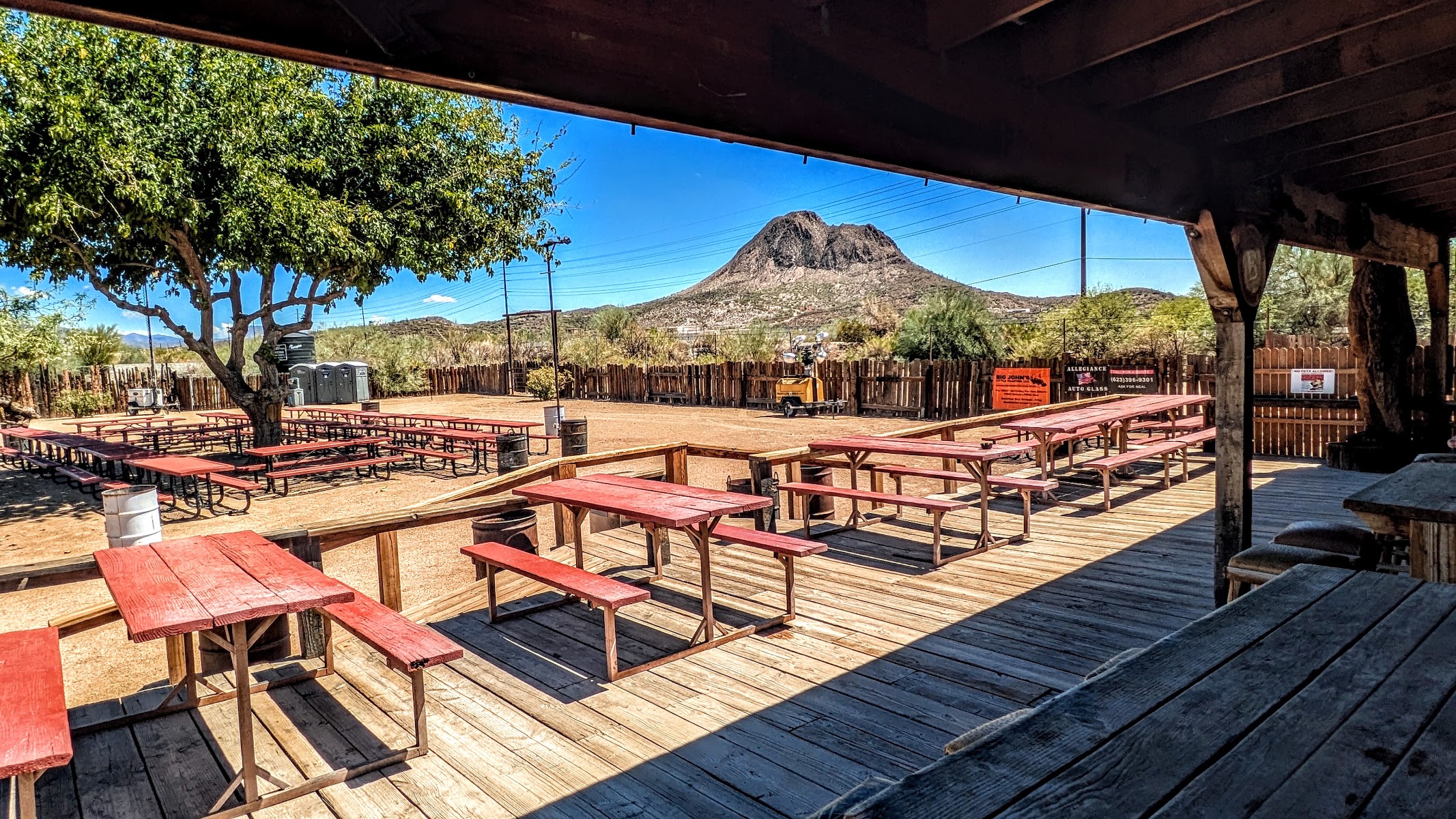Roadrunner Restaurant & Saloon