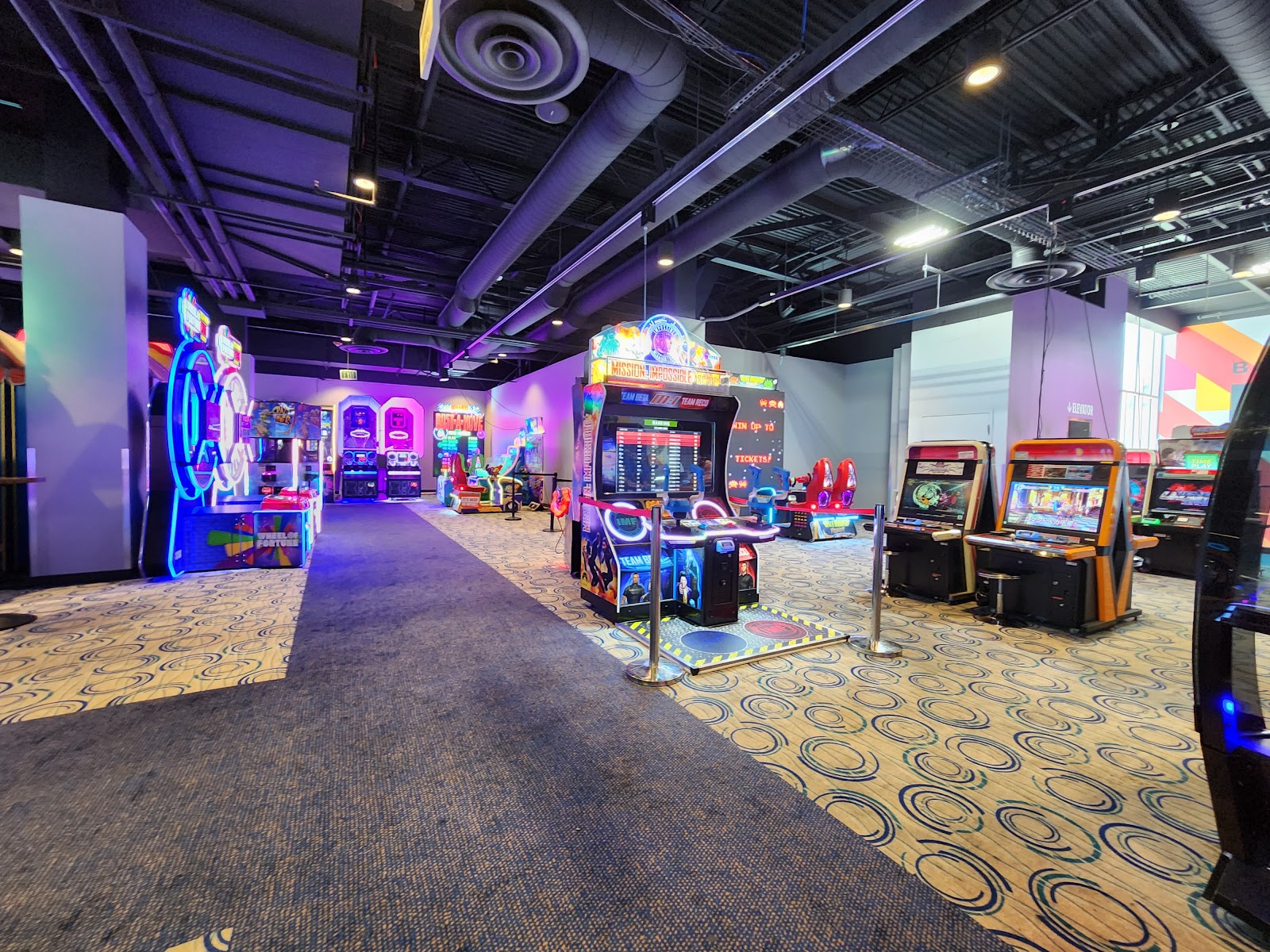Round1 Bowling & Arcade - Salinas