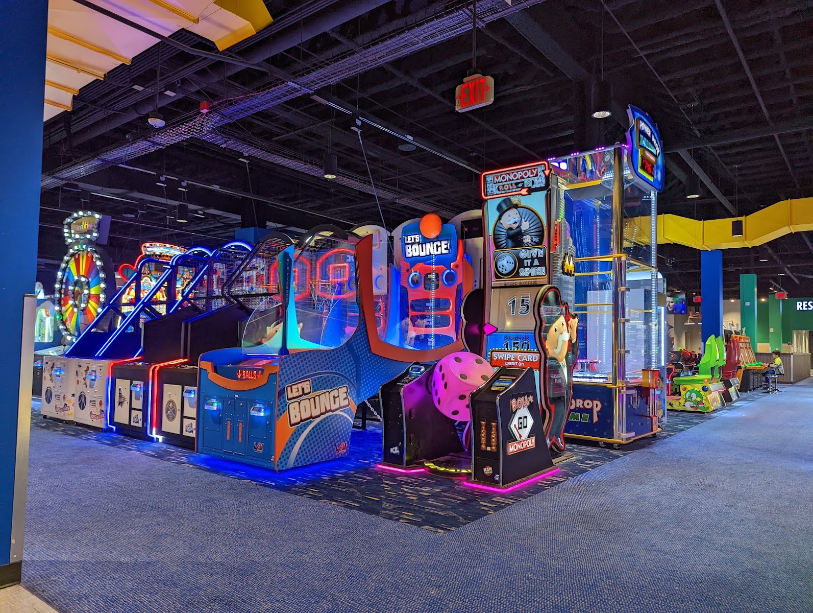 Round1 Bowling & Arcade - Wichita