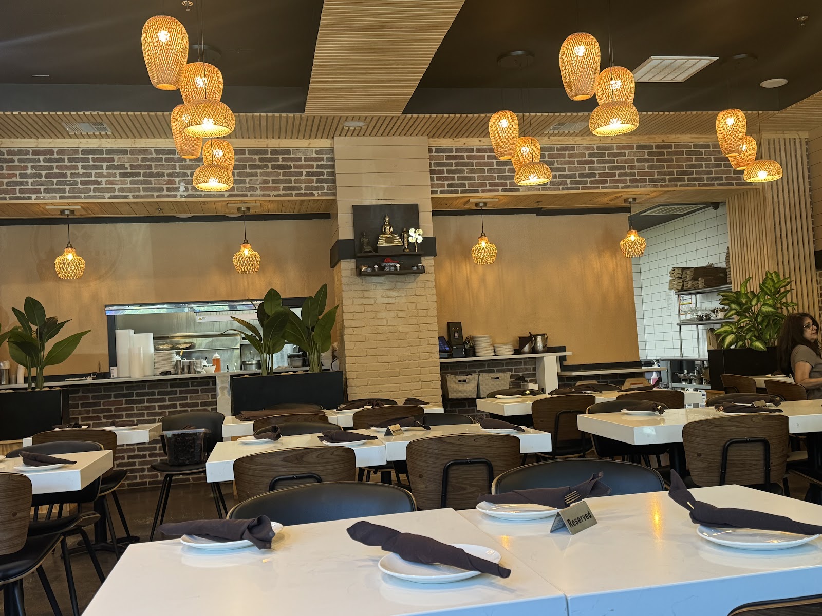 Sakhuu Thai Flower Mound