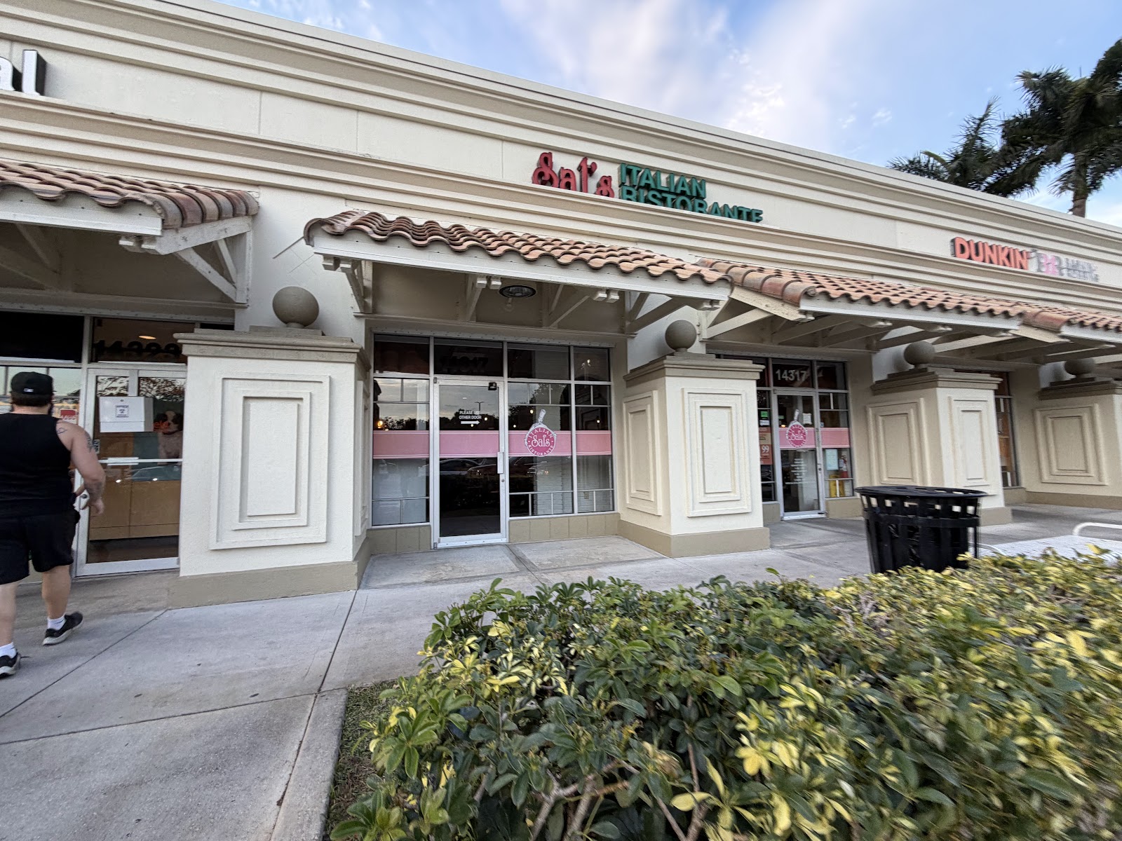 Sal's Italian Ristorante Shoppes at Monarch Lakes