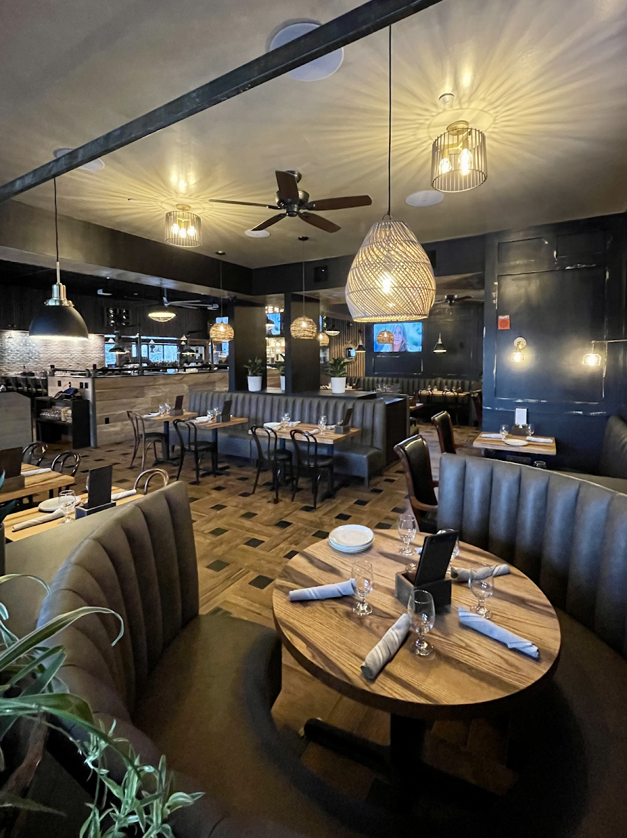 Sam Walker's American Tavern - Woburn