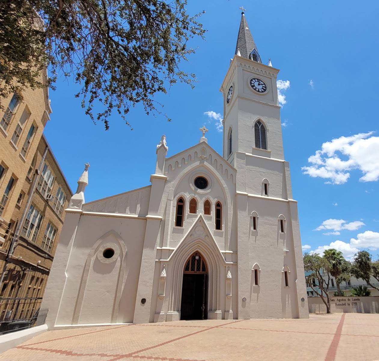 San Augustin Plaza
