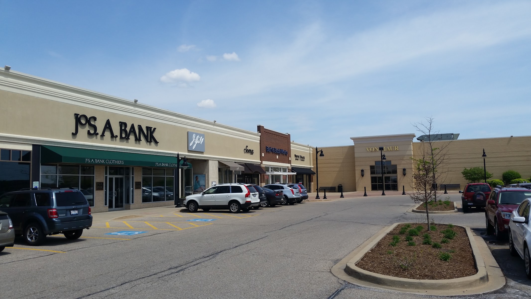 Shoppes At College Hills