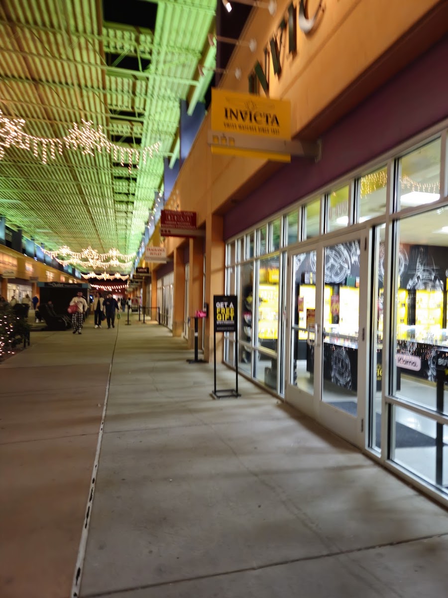 Shops at Outlet Mall