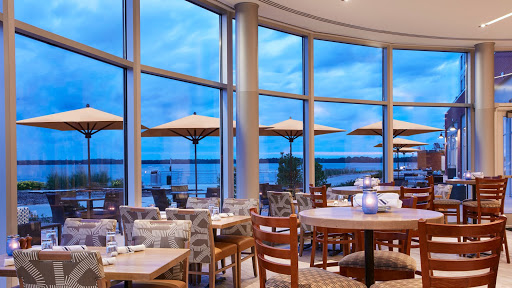 Shoreline Bar & Grille