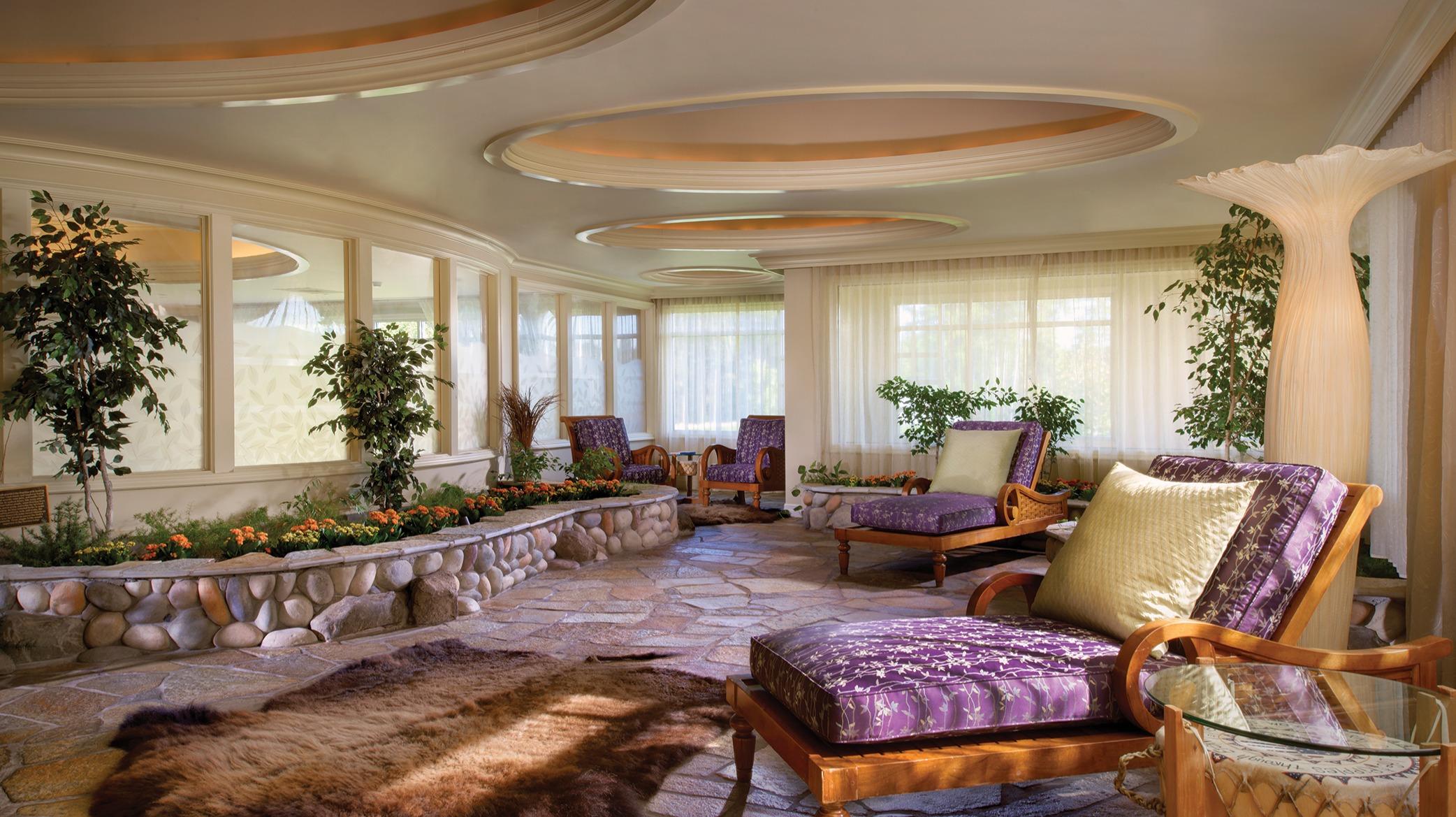 Skʌ:nʌ́: The Spa at Turning Stone