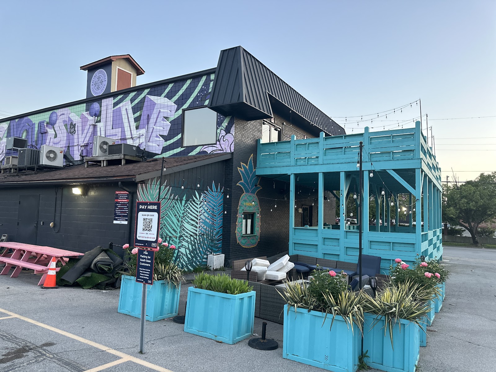 South Seas Tiki & Golf Lounge