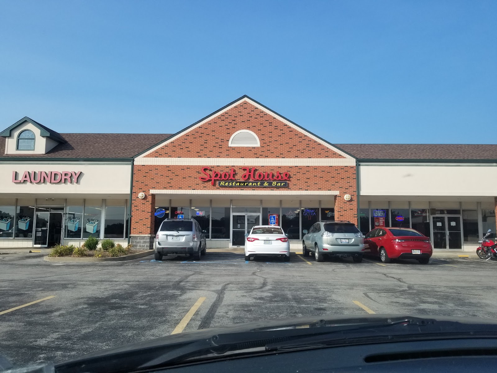 Spot House Restaurant and Bar