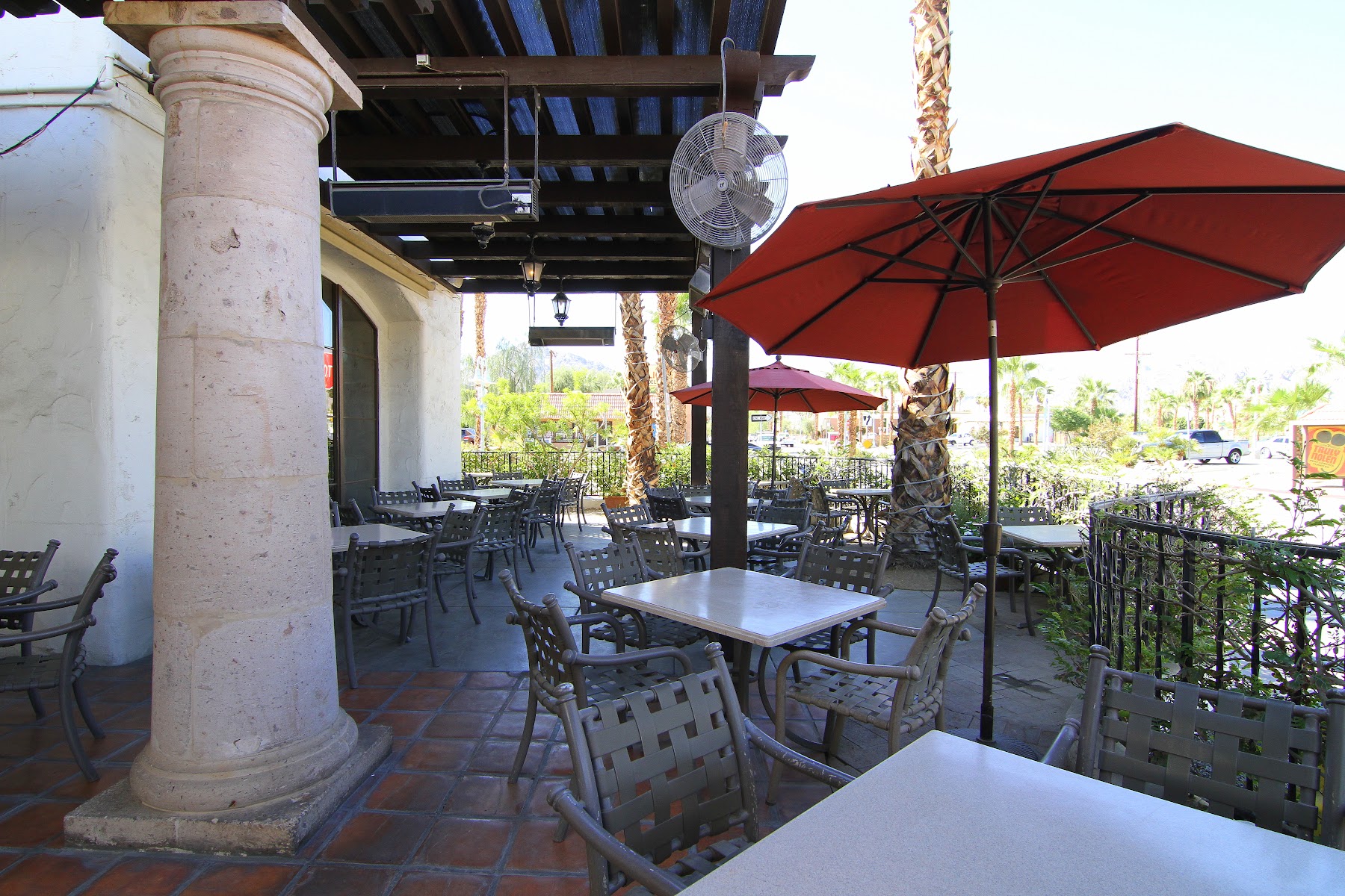 Stuft Pizza Bar & Grill