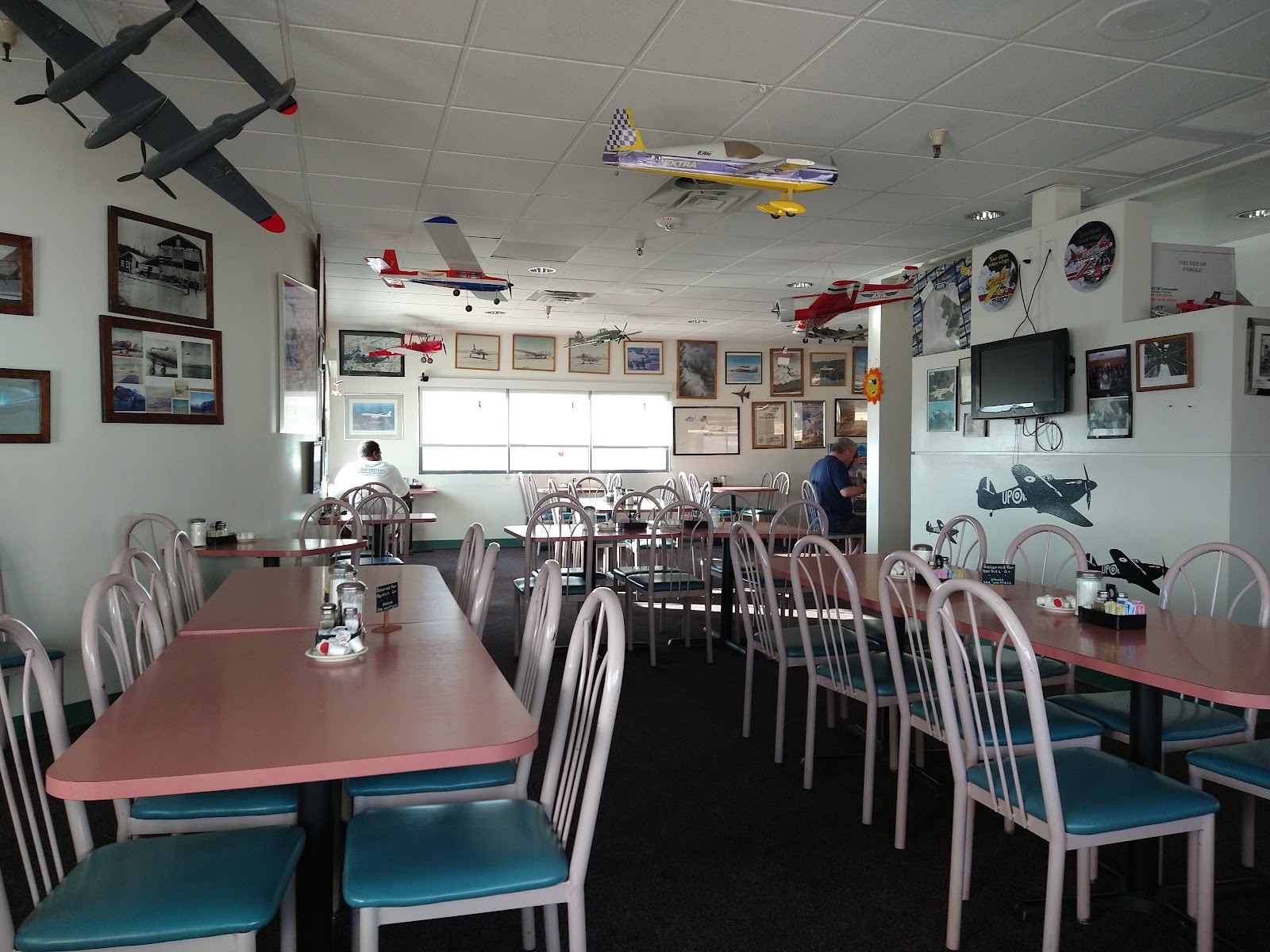 Sunshine & Tailwinds Cafe