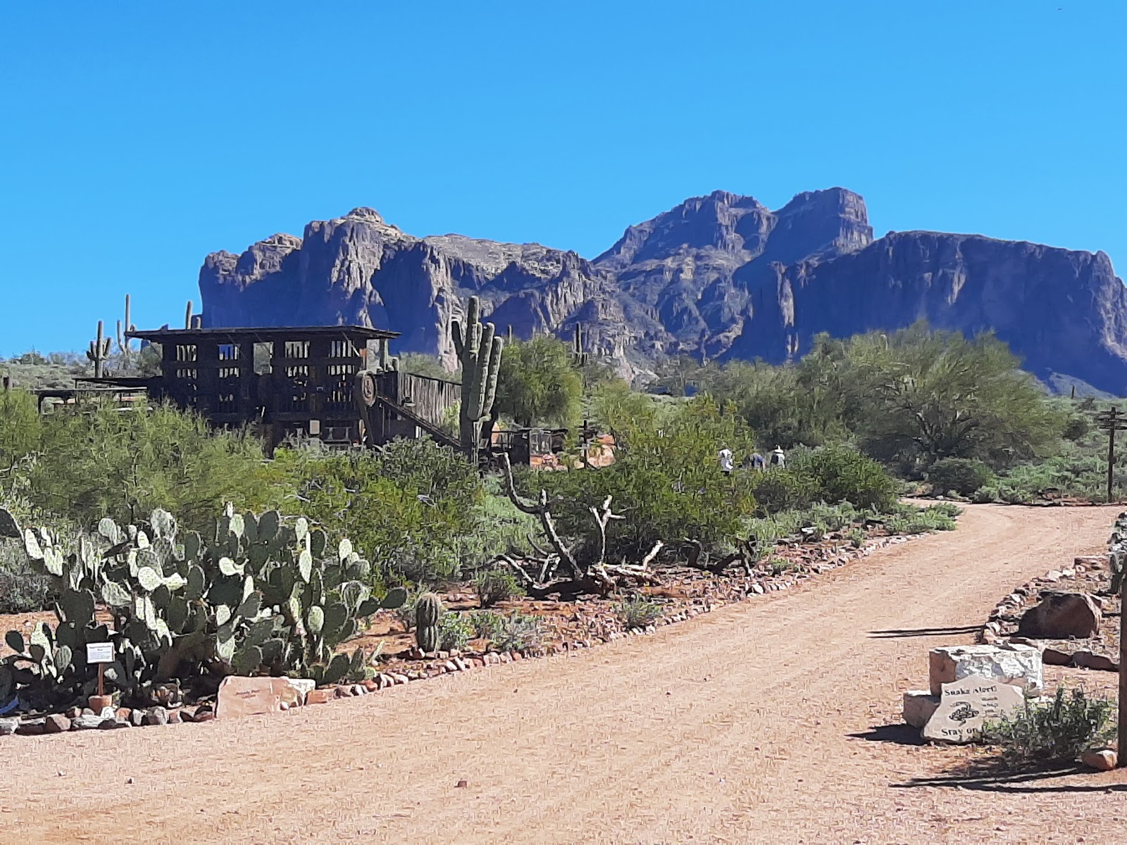 Superstition Mountain - Lost Dutchman Museum