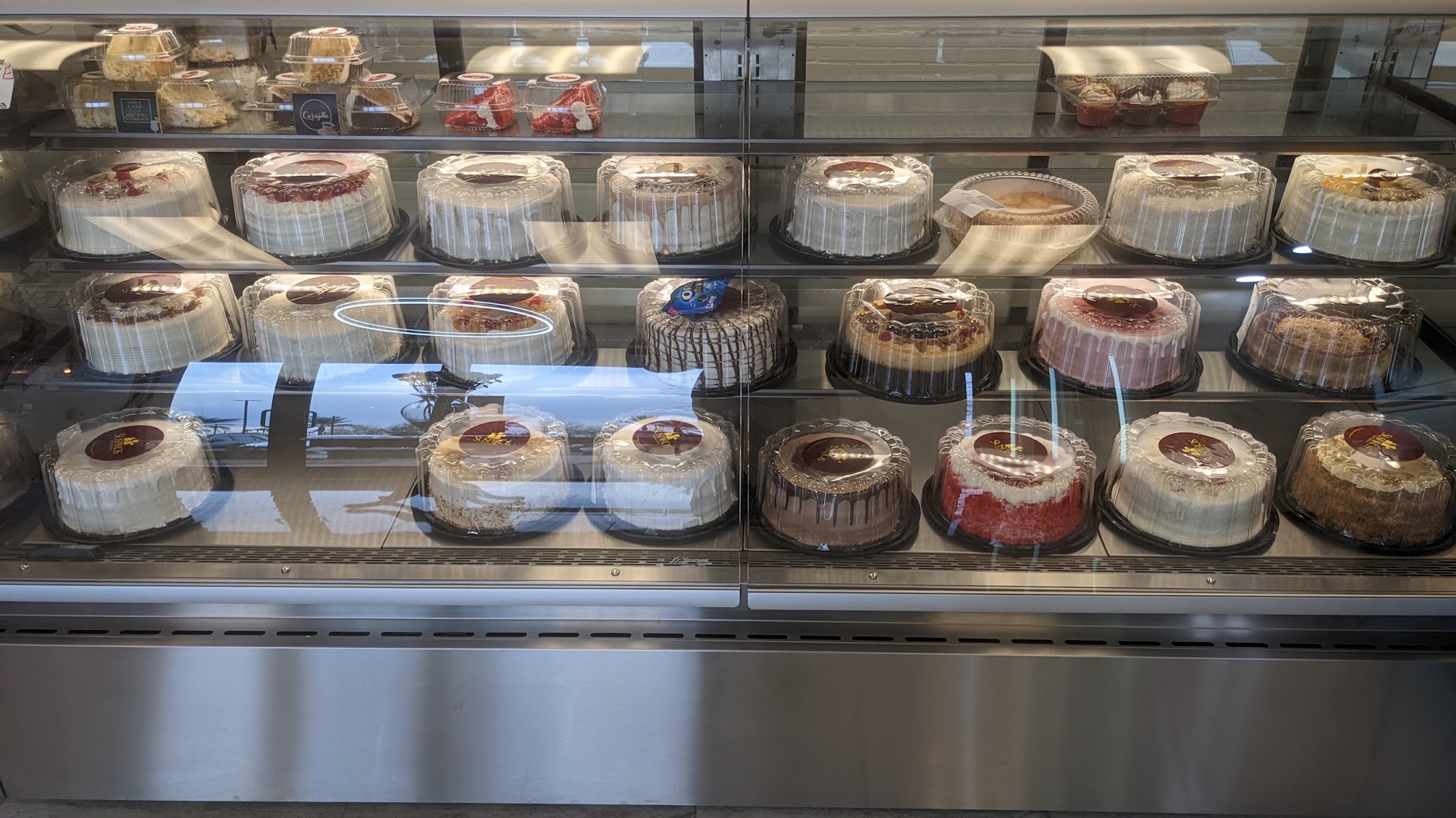 Suspiros Cakes - Avondale